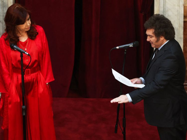 Javier Milei asume Presidencia en Argentina con Tratamiento Económico Drástico