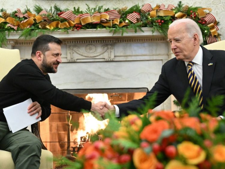 Zelenski Pide Fondos Urgentes Desde EE. UU. para la Guerra de Ucrania