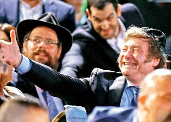 Milei Provoca Devaluación del Peso y Anuncia Medidas Austeras