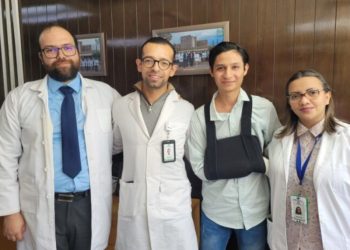 Médicos del IMSS realizan cirugía de salvamento para preservar el brazo de joven tras accidente