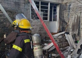 Explosión por pirotecnia en vivienda de Querétaro provoca movilización de emergencia
