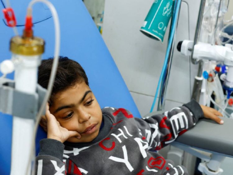 Crisis humanitaria en Gaza: más de 21 mil palestinos muertos y sobrevivientes luchan por agua