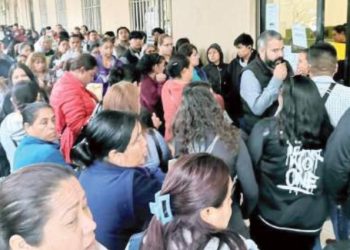 LLAMAN A CUIDAR PLÁSTICO Difícil recuperar tarjeta de Beca Benito Juárez