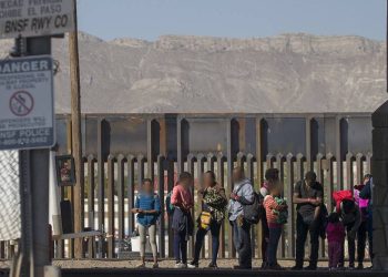 Estados Unidos reabre paso fronterizo en Texas y suspende revisión de trenes provenientes de México