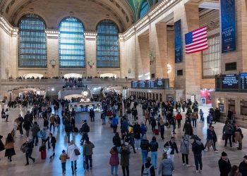 Atacan con arma blanca a turistas adolescentes en Nueva York durante la Navidad