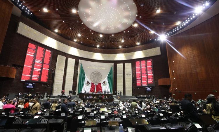 Diputados Acuerdan Postergar Discusión sobre Reducción de Jornada Laboral
