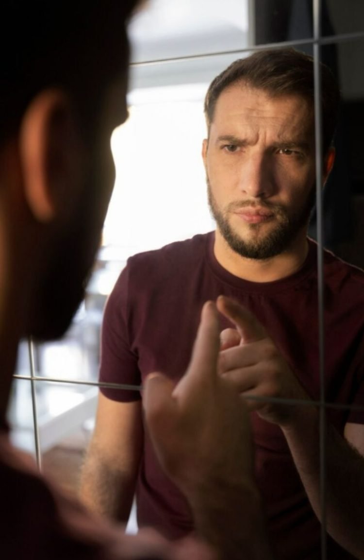 ¿Cómo saber si soy una persona narcisista? Señales que delatan este comportamiento