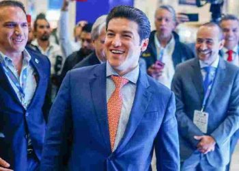 Persiste la crisis política en Nuevo León pese al regreso de Samuel García