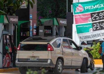 ABUSAN EN EL INTERIOR Gasolina se vende hasta en 28 pesos