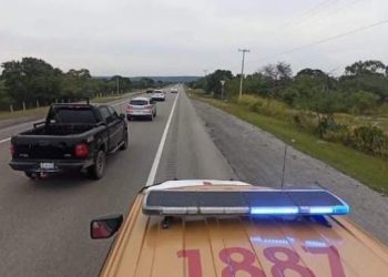 GUARDIA ESTATAL Brinda seguridad a la caravana de paisanos