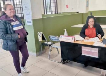 Acuden pocos a recoger la tarjeta para beca Benito Juárez