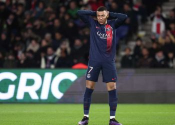 Mbappé renuncia a primas millonarias en pacto para cubrir al PSG en caso de su salida
