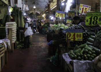 Inflación en México Acelera en Diciembre, Cerrando el Año en 4.66%