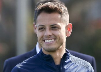 Representante de ‘Chicharito’ negocia regreso a Chivas