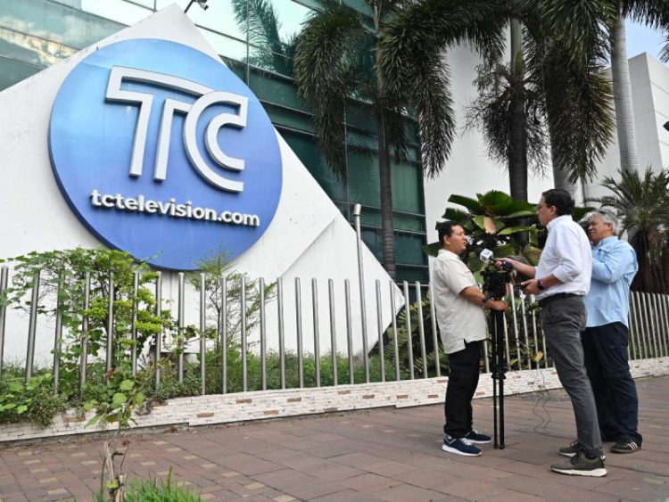 TC Televisión de Ecuador retoma transmisión después de ataque en vivo
