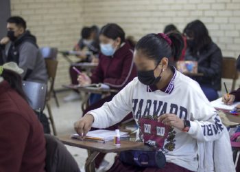 Clases en Nuevo León Continúan a Discreción de Padres ante Bajas Temperaturas