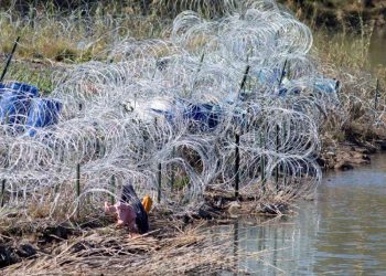 Corte Suprema de EE. UU. autoriza retirar alambre de púas en frontera con México