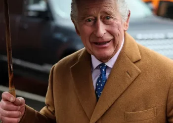 Rey Carlos III se recupera tras operación de próstata; la princesa Catalina también en proceso de recuperación