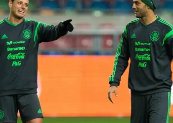 Carlos Vela podría unirse a Chivas para el Clausura 2024 y formar dupla con ‘Chicharito’ Hernández