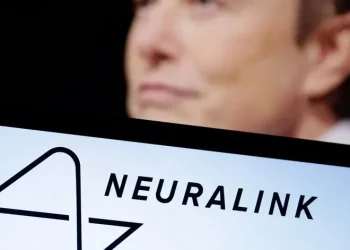 Neuralink de Elon Musk Anuncia el Primer Implante de Chip Cerebral en un Humano
