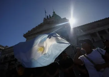 Reformas Económicas de Milei se Estancan en el Congreso Argentino por Falta de Apoyo