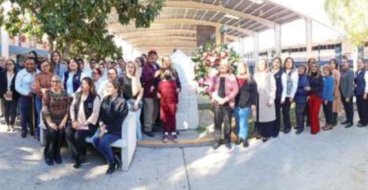 Rinden homenaje a enfermera María de Lourdes Durán Vázquez