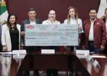 CON DONACIÓN HISTÓRICA Refrendan Municipio y constructores convenio de colaboración