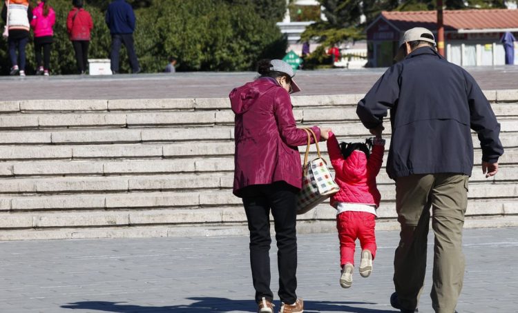 Jóvenes eluden el matrimonio civil por temor al compromiso, revela especialista