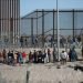 POR INVASIÓN DE PROPIEDAD PRIVADA Texas detiene a miles de migrantes en la frontera