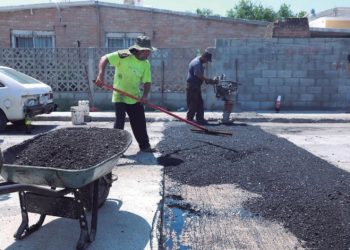 SERVICIOS PÚBLICOS PRIMARIOS Atiende peticiones de bacheo
