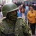 Militares ecuatorianos piden donaciones de alimentos crudos por temor a envenenamiento