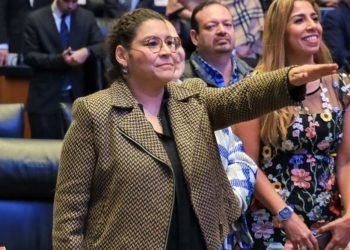 Llegada de Lenia Batres a la Corte: Sesión Solemne el 4 de enero