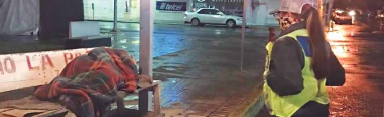 PRECAUCÍON POR HIELO Frío polar congelaría Puentes y carreteras