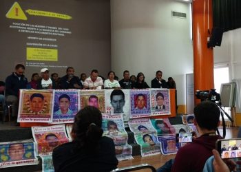 Segob convoca a reunión con padres de normalistas en medio de tensiones por liberación de militares