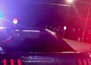 Conductor en estado de ebriedad impacta unidad de Policía de Laredo