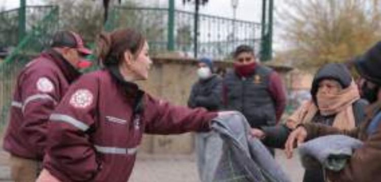 ALCALDESA CARMEN LILIA CANTUROSAS Inició el Operativo Carrusel por las bajas temperaturas