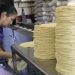 Congela precio de la tortilla al frenar el costo de la Maseca