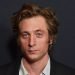 Jeremy Allen White, Novio de Rosalía, Desata Controversia con Sensuales Fotos para Calvin Klein