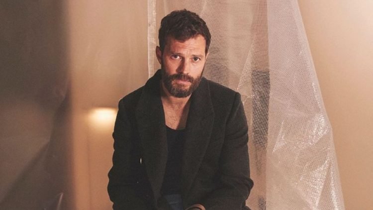 Hospitalizan de emergencia a Jamie Dornan por supuesto ataque cardiaco