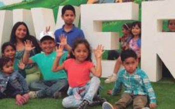Familias neolaredenses celebran reapertura