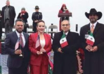 AUTORIDADES MEXICANAS Y ESTADOUNIDENSES Refrendan lazos de unión con fraternal abrazo