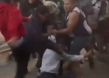 Aficionados de Rayados y Comunicaciones Protagonizan Pelea Previo a la ‘Concachampions’ 2024