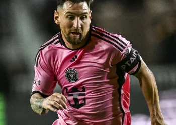 Lionel Messi Ofrece Disculpas por Ausencia en Partido Amistoso y Desmiente Rumores Políticos