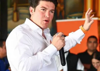 Anuncia Samuel García Arranque de Obras Tesla en Nuevo León en 9 Días