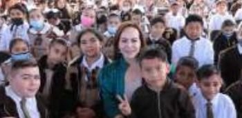 Agradecen padres de familia elapoyo del gobierno con becas