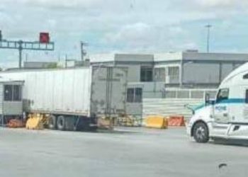 OPERADORES DE AUTOTRANSPORTE Exigen se reorganicen carriles del Puente III
