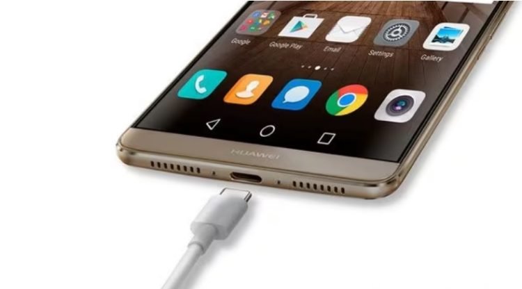 Estas son las razones por las que NO debes cargar el celular con el USB