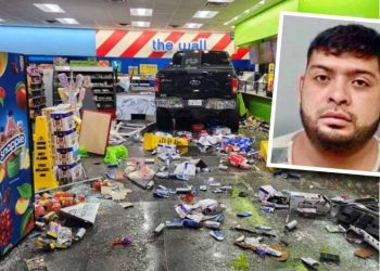 ¡HASTA LA COCINA! Estrella camioneta al no venderle cerveza