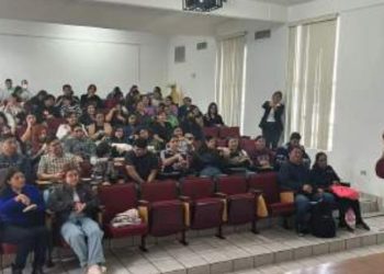 Capacita UAT a estudiantes de Enfermería en lengua de señas