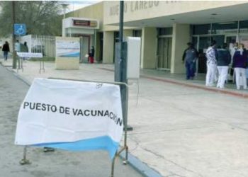 Hospital General instala “drive thru” de vacunación